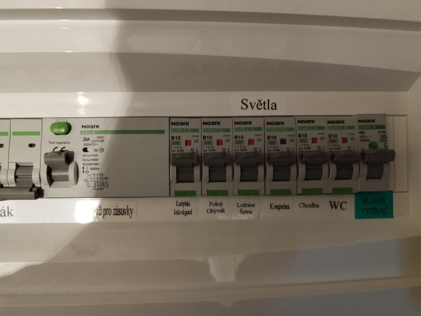 MODERNÍ ELEKTROINSTALACE — Fotografie 1